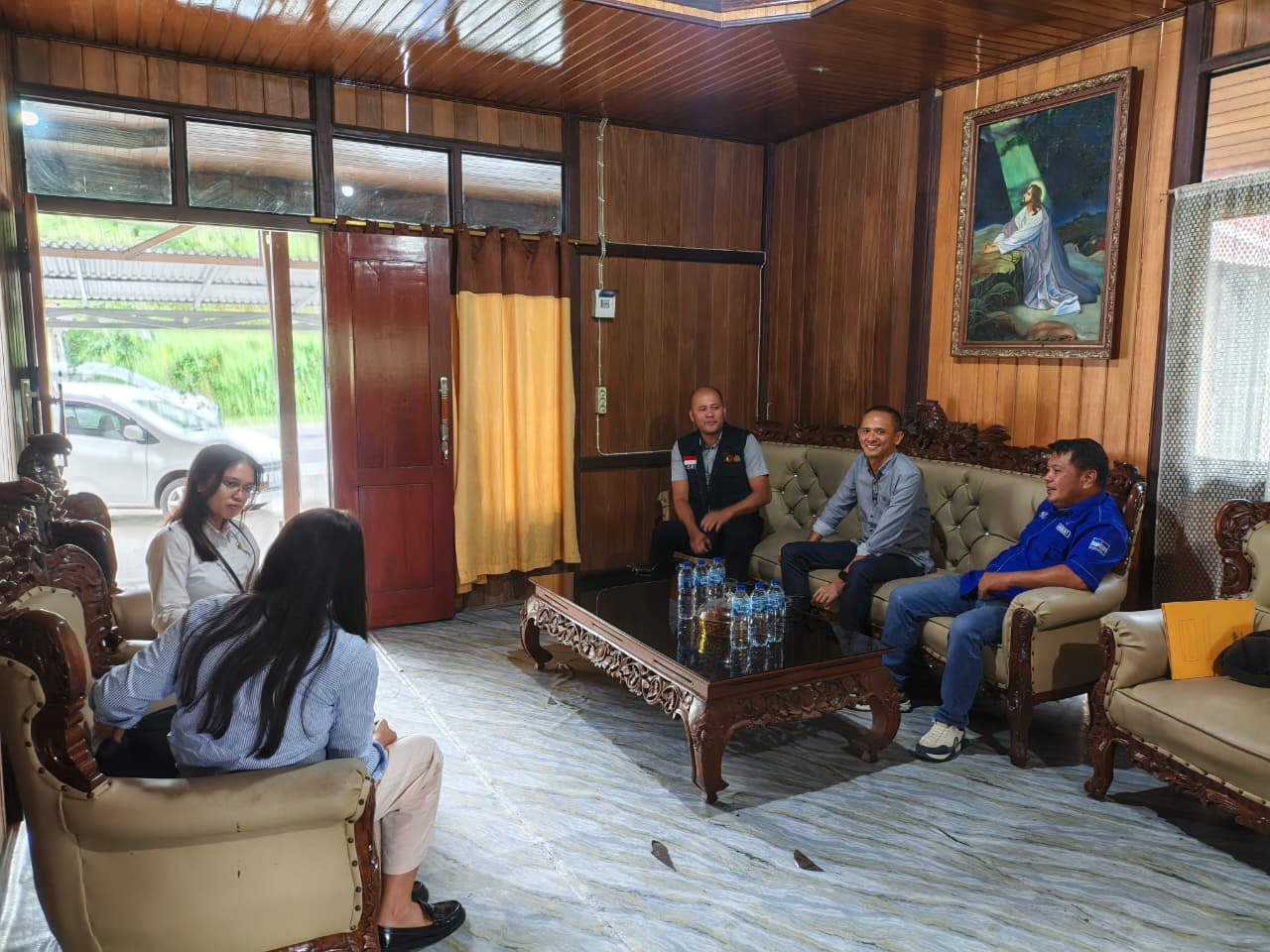 Ketua Bawaslu Kabupaten Minahasa, Lord Arthur Ch. E. Malonda melaksanakan pengawasan Verifikasi Faktual Data Partai Politik oleh KPU Minahasa, Kamis (4/12/2025)