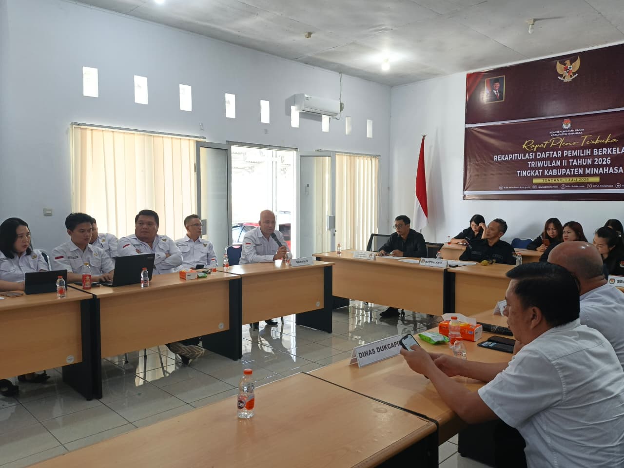 Bawaslu Kabupaten Minahasa melaksanakan pengawasan terhadap pelaksanaan Rapat Pleno Rekapitulasi Pemutakhiran Daftar Pemilih Berkelanjutan (PDPB) Triwulan II Tahun 2026, Rabu (1/7/2026)