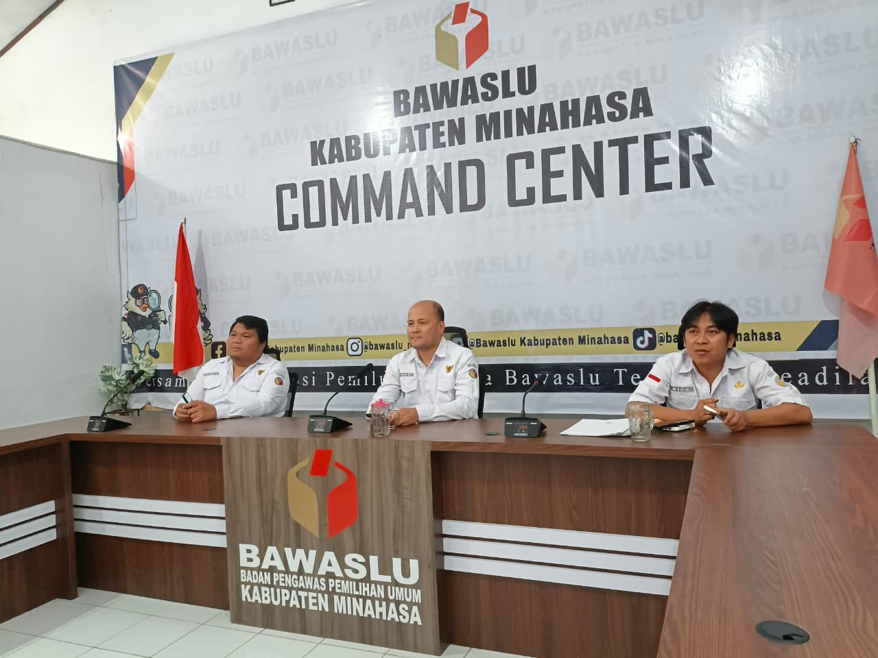 Bawaslu Kabupaten Minahasa mengikuti Sosialisasi Evaluasi IKP 2024 yang digelar Puslitbangdiklat Bawaslu RI secara daring dari Command Center Bawaslu Kabupaten Minahasa, Rabu (5/8/2026)