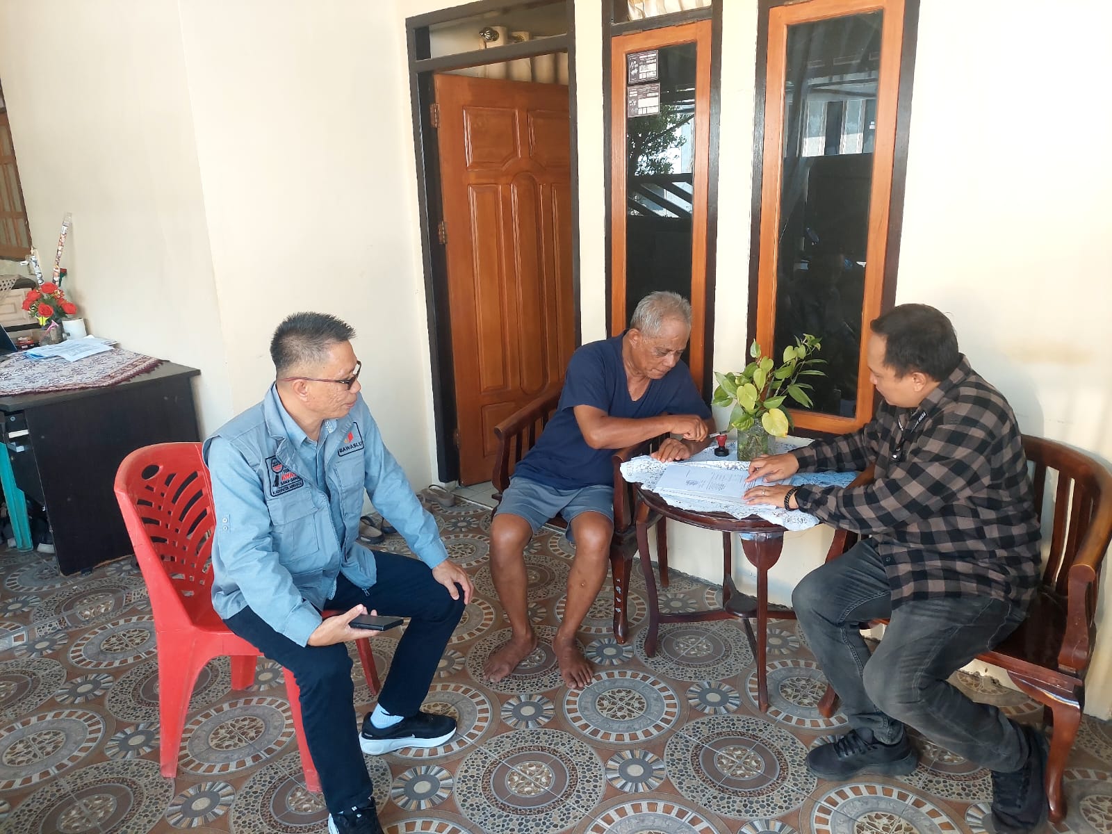 Bawaslu Kabupaten Minahasa melaksanakan pengawasan pencocokan dan penelitian (Coklit) terbatas di 25 Kecamatan se-Kabupaten Minahasa, Kamis (3/9/2026).