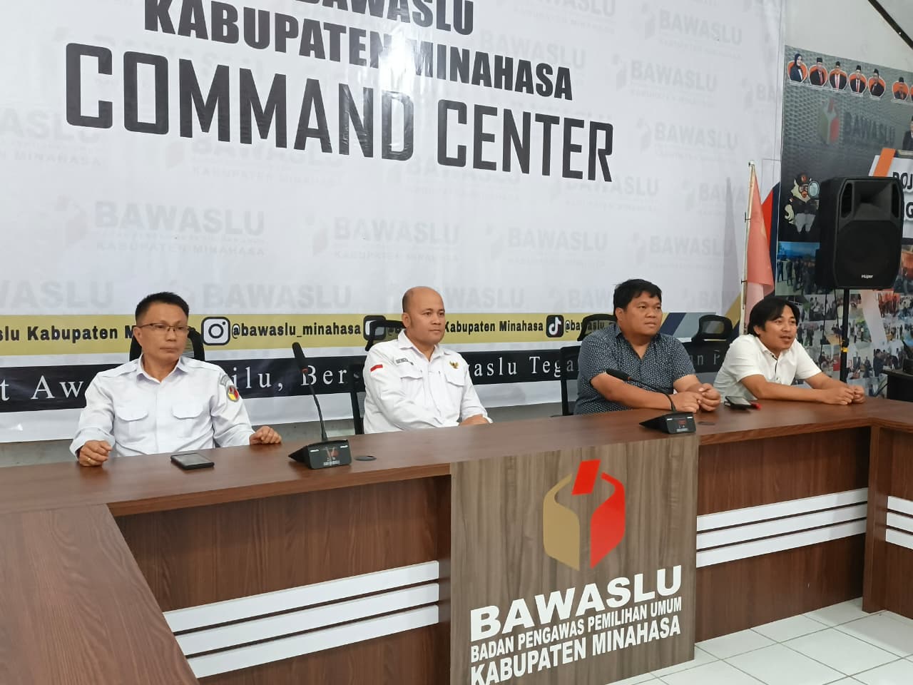 Bawaslu Kabupaten Minahasa mengikuti kegiatan "Sinergi Bawaslu dan BSSN: Memperkuat Keamanan Digital dalam Tata Kelola Pengawasan Pemilu" secara daring di Command Center Bawaslu Kabupaten Minahasa, Rabu (9/9/2026).