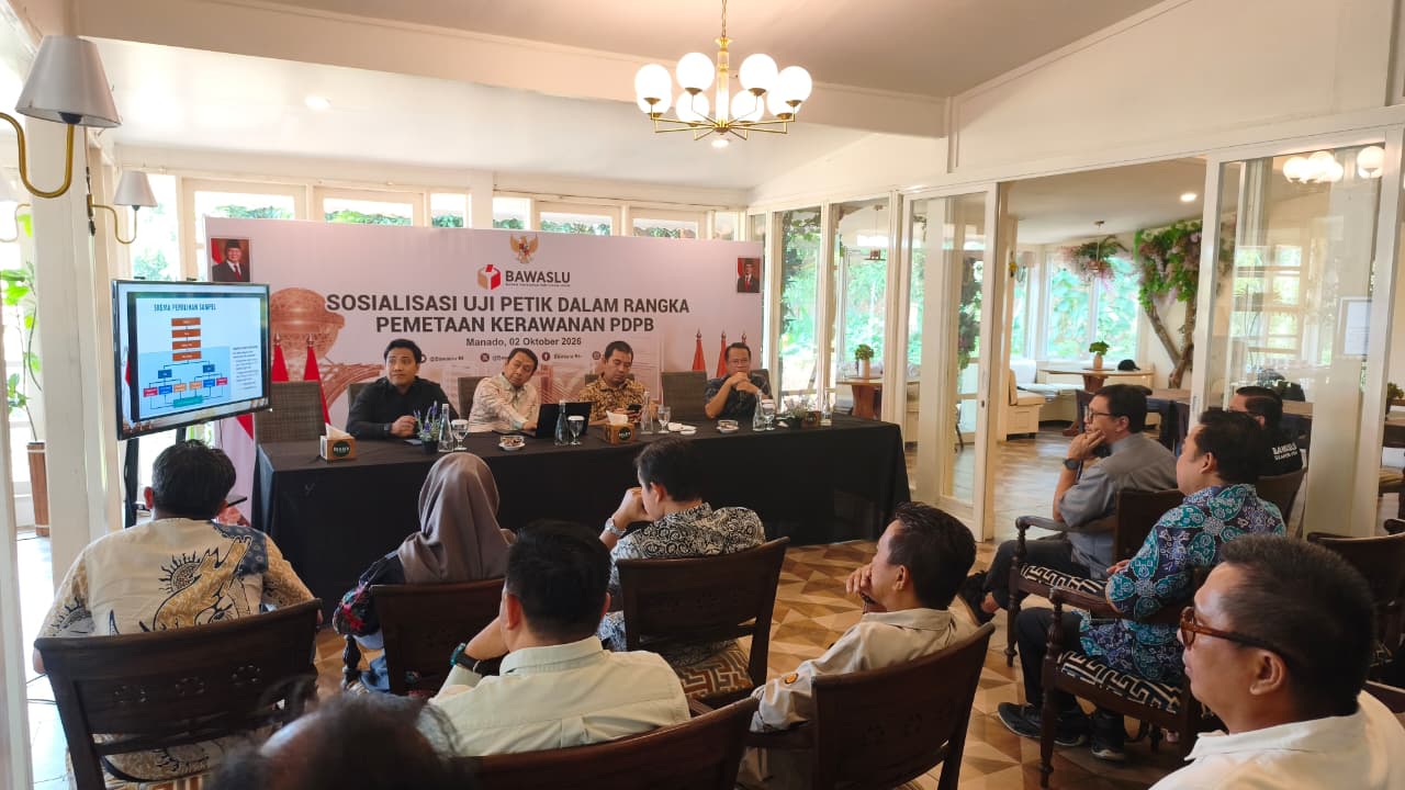 Penyampaian materi dalam kegiatan Sosialisasi Uji Petik Pemetaan Kerawanan PDPB yang diikuti Bawaslu Kabupaten Minahasa bersama Bawaslu Provinsi dan kabupaten/kota se-Sulawesi Utara di Manado, Jumat (2/10/2026)