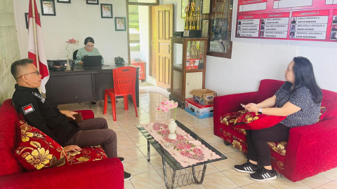 Anggota Bawaslu Minahasa, Donny R. Lumingas melaksanakan pengawasan Coklit Terbatas di Kelurahan Sumalangka, Kecamatan Tondano Utara (25/6/25)