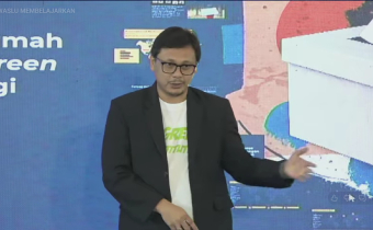 Ketua Bawaslu Provinsi Sulawesi Utara, Dr. Ardiles Mario Revelino Mewoh, S.IP., M.Si Memaparkan Strategi Bawaslu Monitoring “Green Election” Pada Kegiatan Bawaslu Membelajarkan yang di gelar oleh Bawaslu Republik Indonesia, pada Sabtu (29/11/2025).