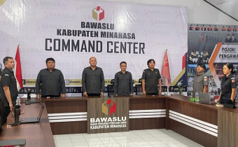 Ketua Bawaslu Minahasa, Lord Arthur Ch. E. Malonda bersama Anggota Bawaslu Minahasa, Arthur I. Karinda dan Donny R. Lumingas didampingi Kepala Sekretariat Bawaslu Minahasa, Nick E. Kusen dan Jajaran Sekretariat Bawaslu Minahasa mengikuti serangkaian kegiatan Pekan Konsolidasi Kelembagaan Bawaslu Provinsi Sulawesi Utara dan Bawaslu Kabupaten/Kota Se-Sulawesi Utara Tahun 2026, Senin - Jumat (26 - 30 Januari 2026)