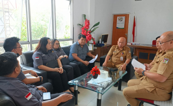 Bawaslu Kabupaten Minahasa melakukan koordinasi bersama Dinas Kependudukan dan Pencatatan Sipil (Disdukcapil) Kabupaten Minahasa terkait data pemilih hasil analisis dalam Pemutakhiran Data Pemilih Berkelanjutan (PDPB), Senin (21/9/2026).