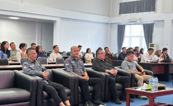 Bawaslu Kabupaten Minahasa mengikuti Kuliah Tamu “Tata Kelola Pengawasan Pemilu dalam Perspektif Kebijakan Publik” yang diselenggarakan Universitas Negeri Manado (UNIMA) Tondano, Senin (19/10/2026).